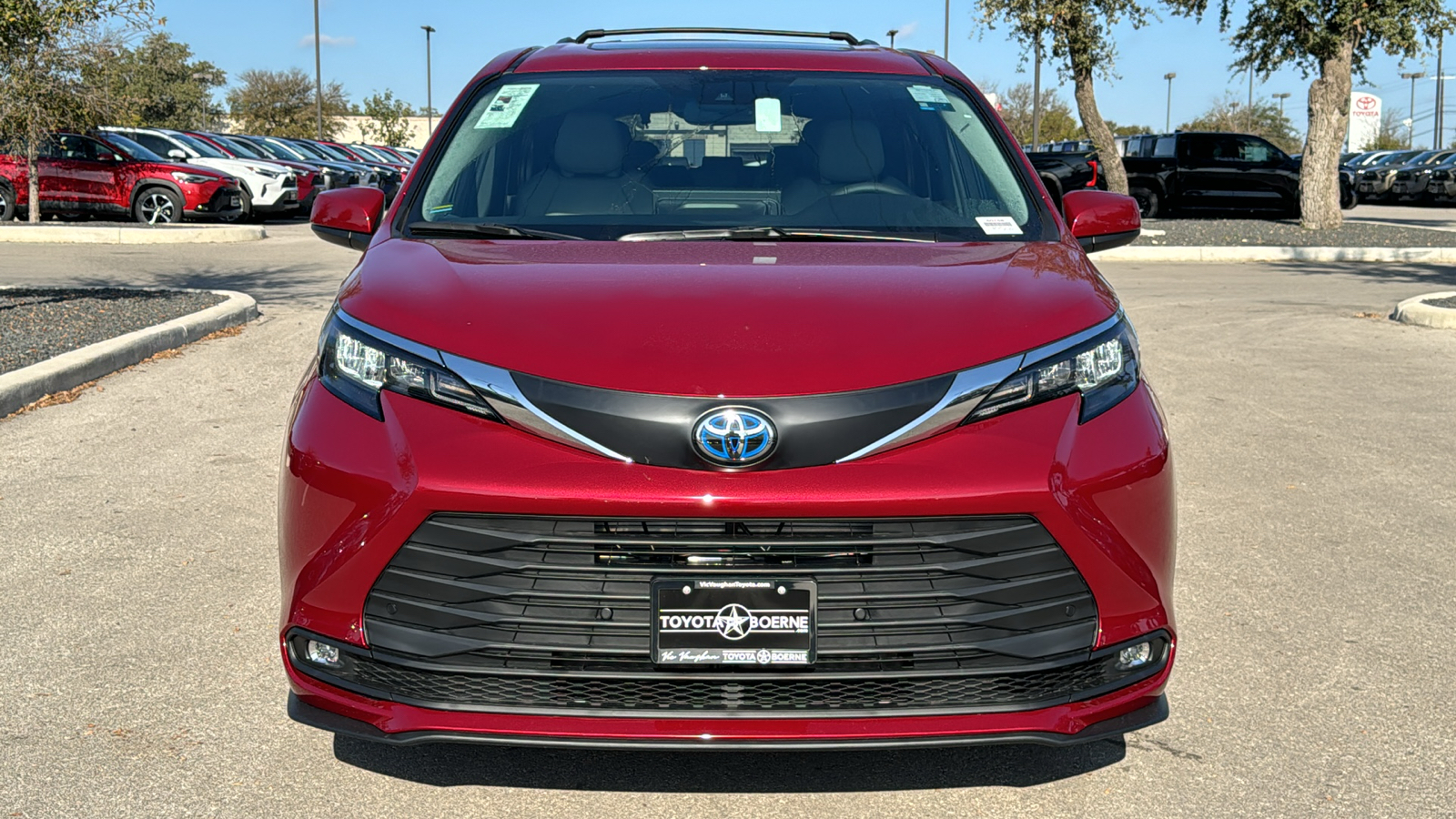 2025 Toyota Sienna XLE 2