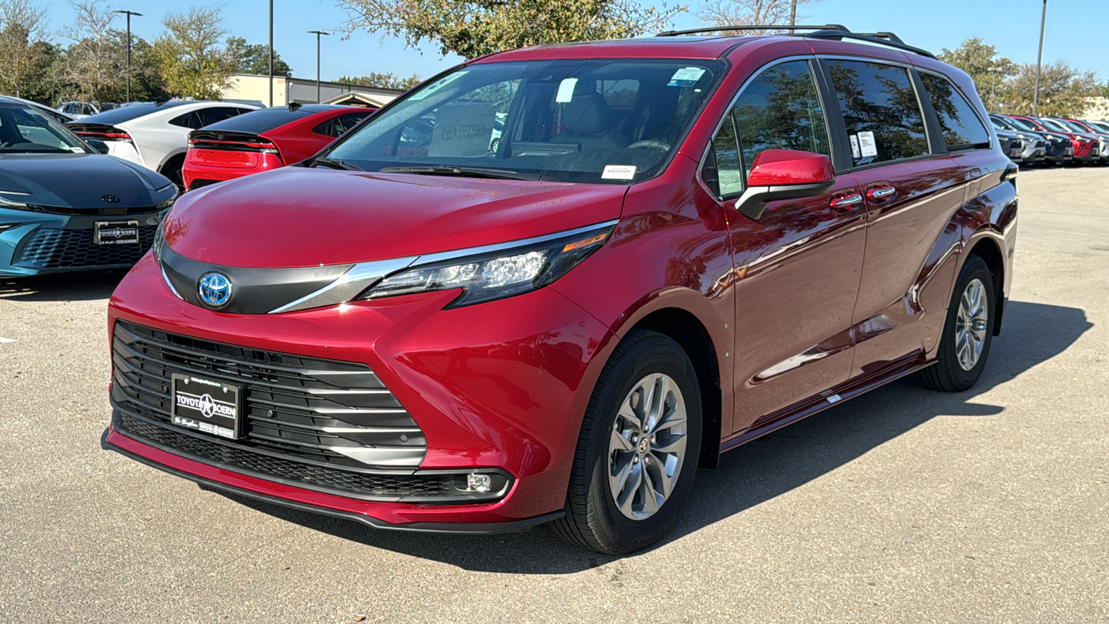 2025 Toyota Sienna XLE 3