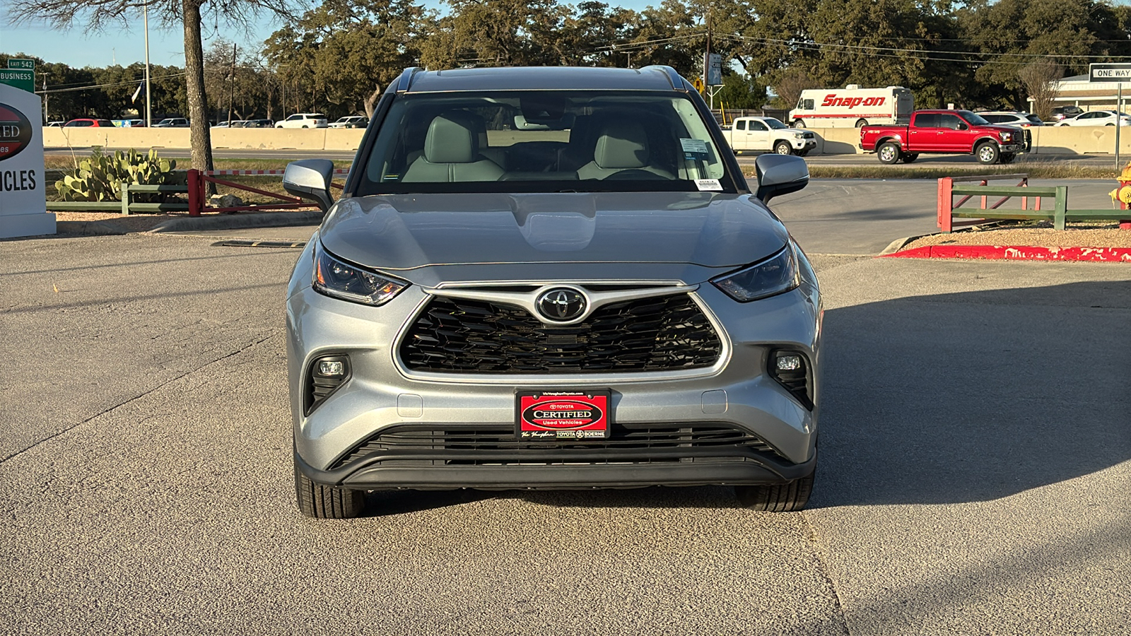 2021 Toyota Highlander XLE 2