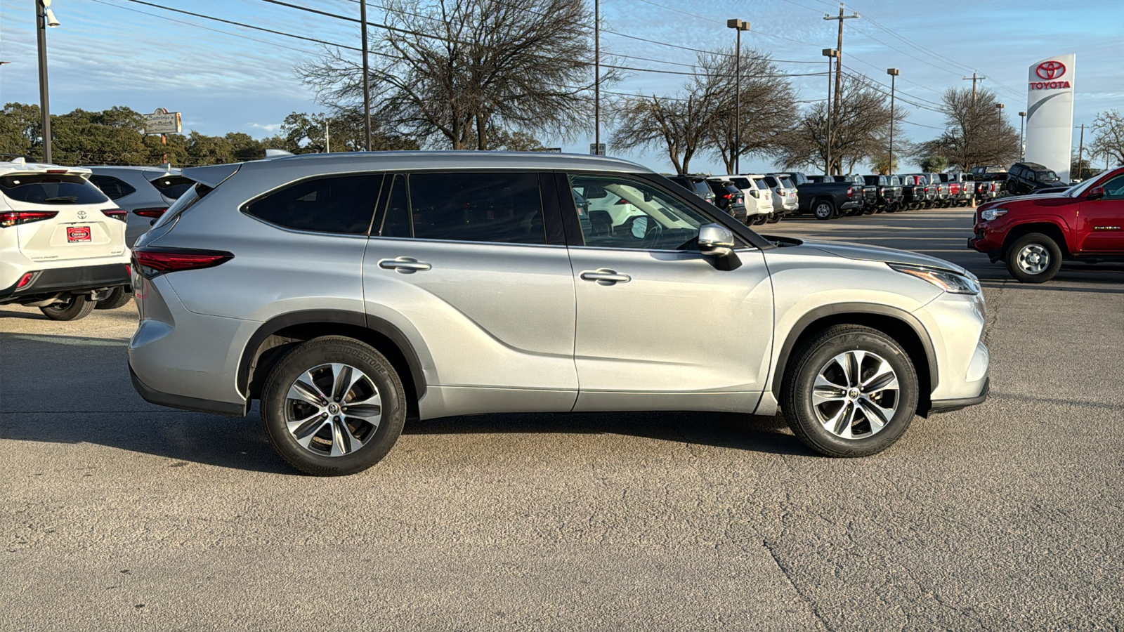 2021 Toyota Highlander XLE 8