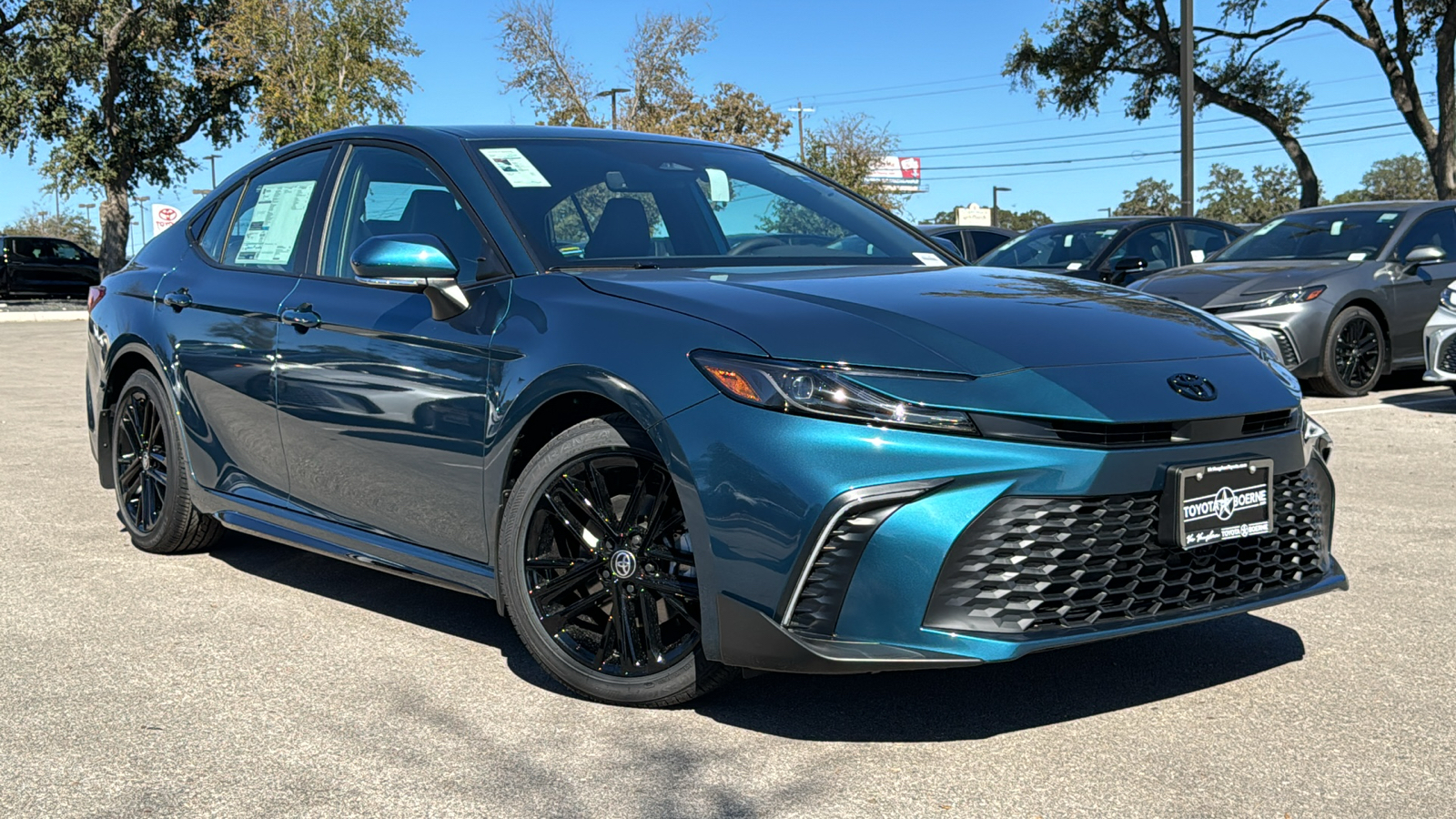 2025 Toyota Camry SE 1