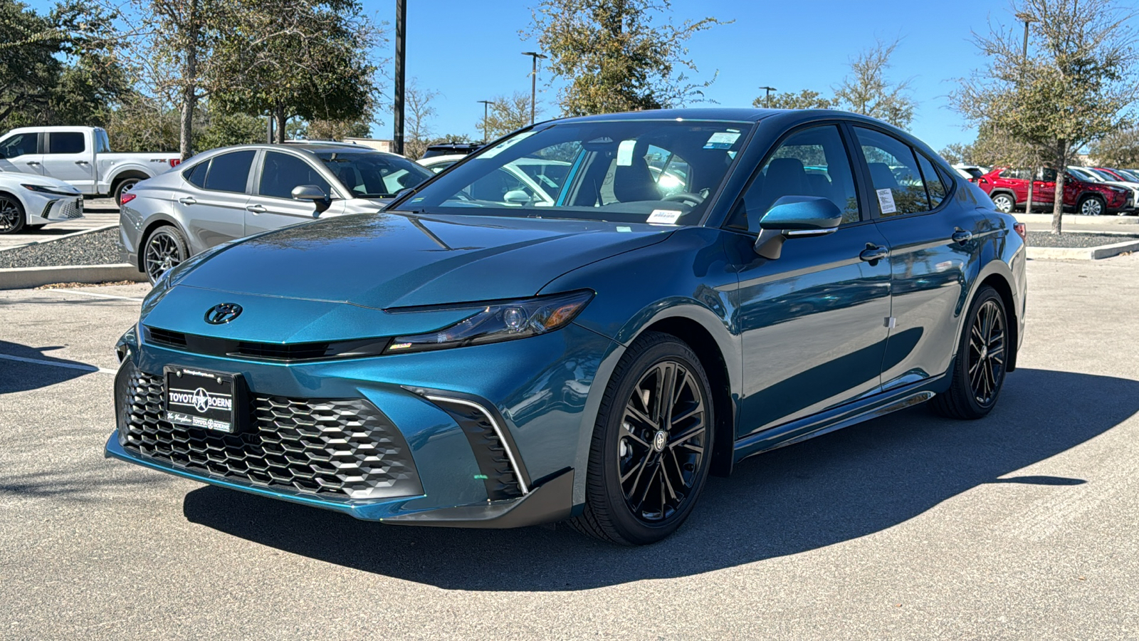 2025 Toyota Camry SE 3