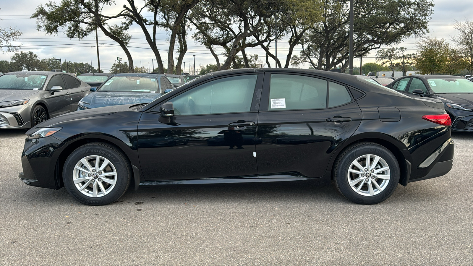 2025 Toyota Camry LE 4