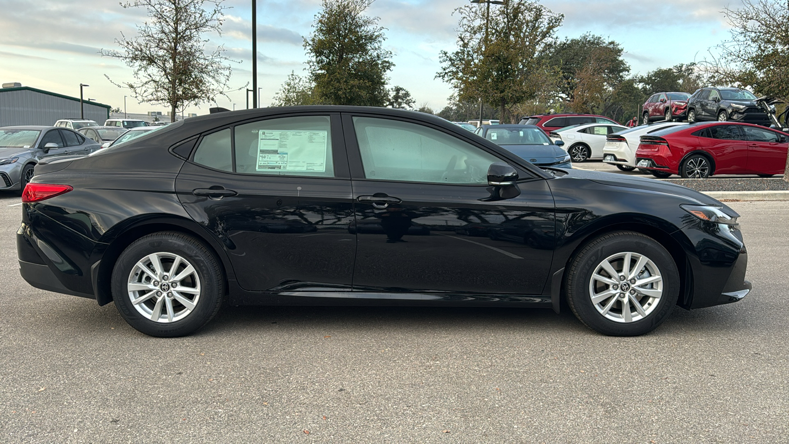 2025 Toyota Camry LE 8