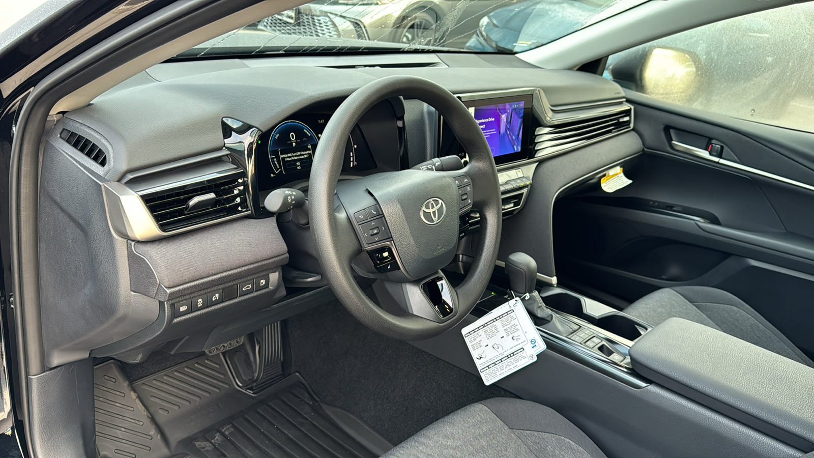 2025 Toyota Camry LE 12