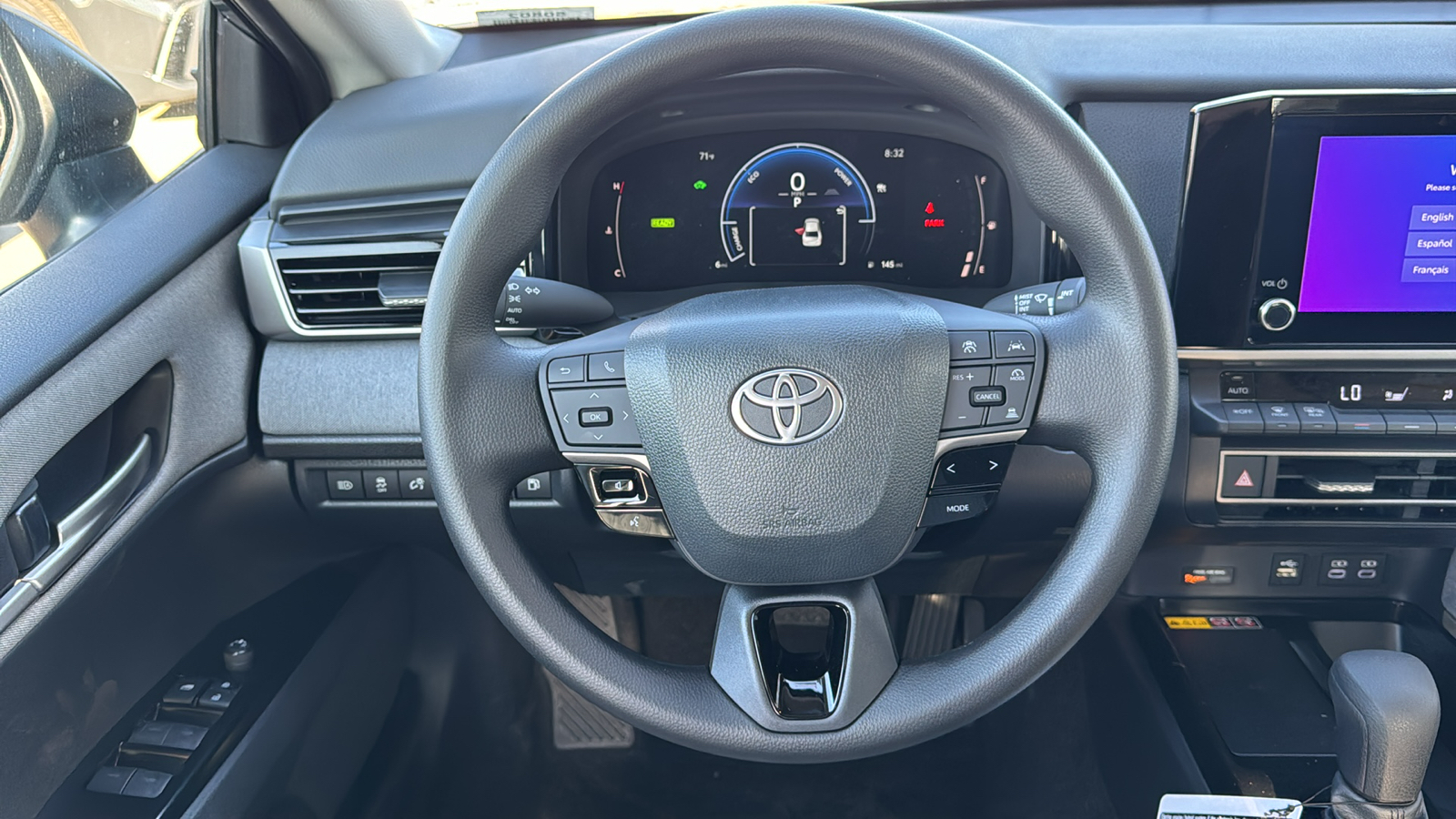 2025 Toyota Camry LE 17