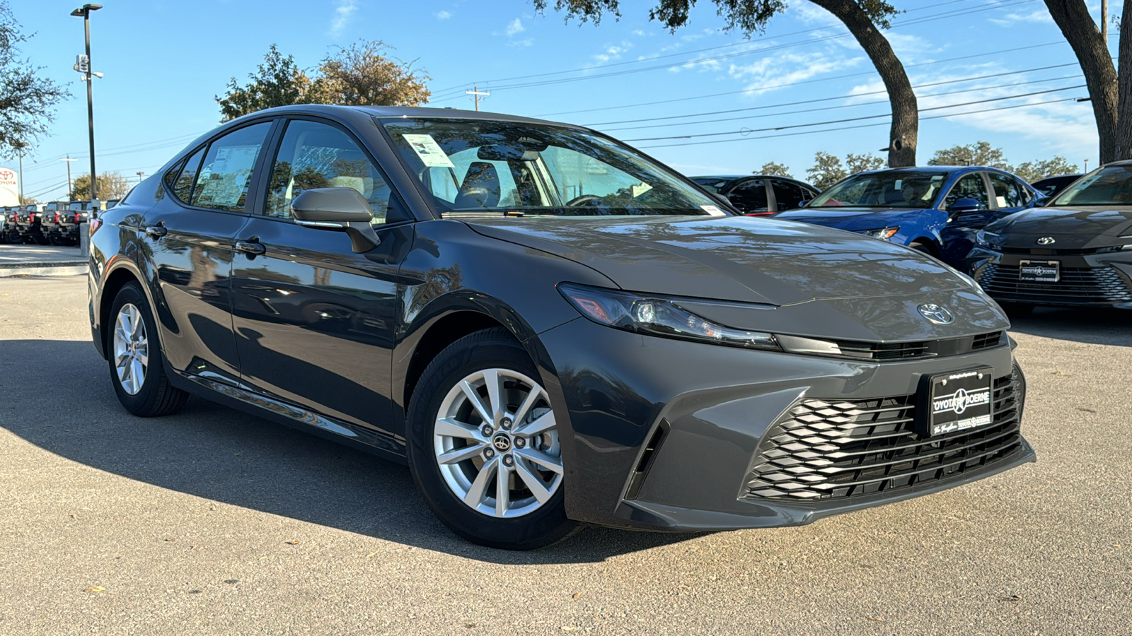 2025 Toyota Camry LE 24