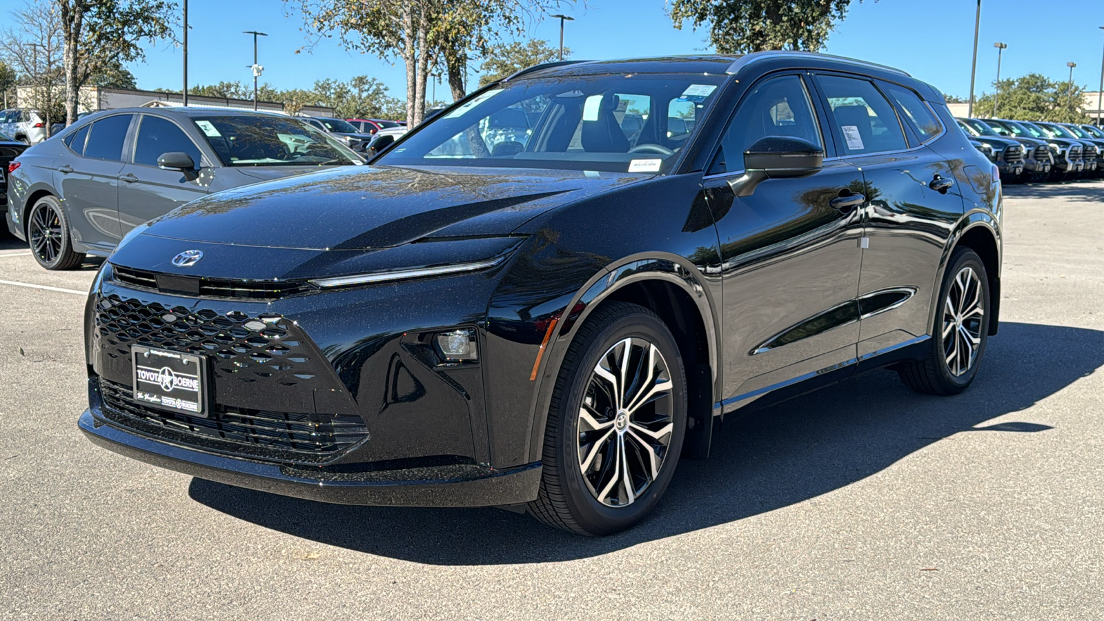 2025 Toyota Crown Signia XLE 3