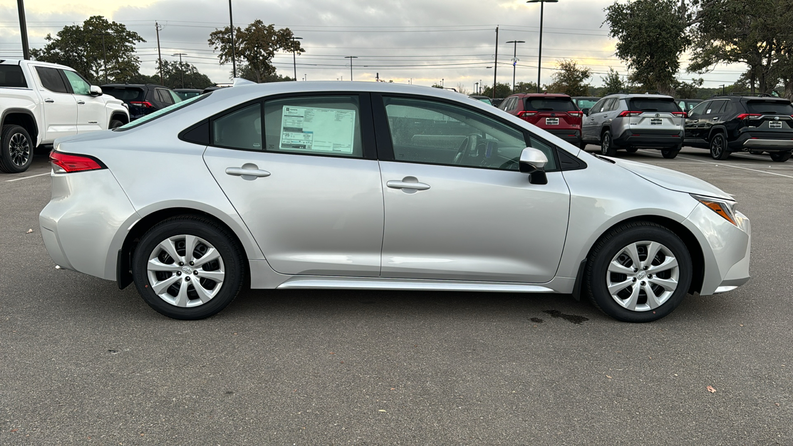 2025 Toyota Corolla LE 9