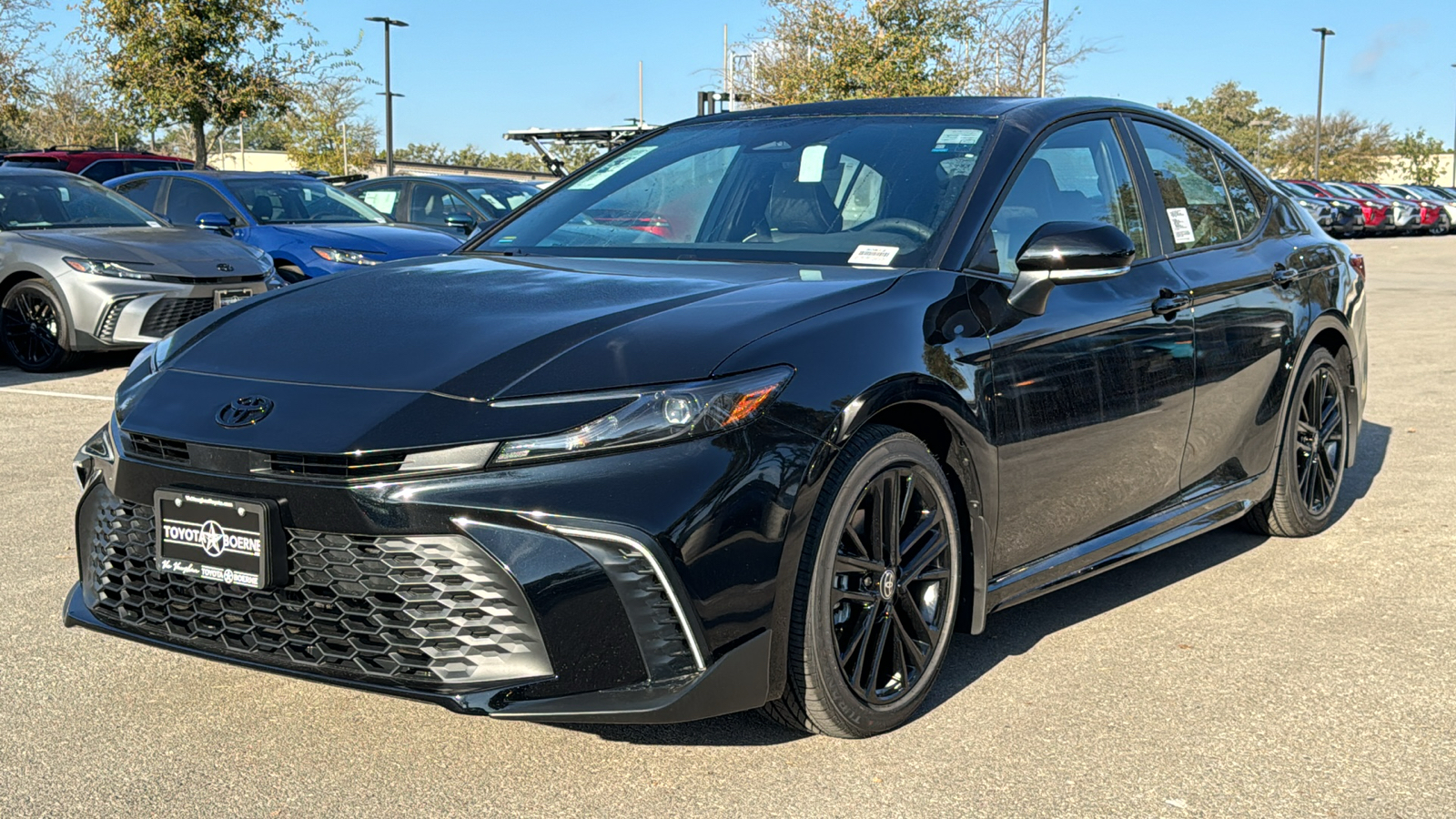 2025 Toyota Camry SE 3