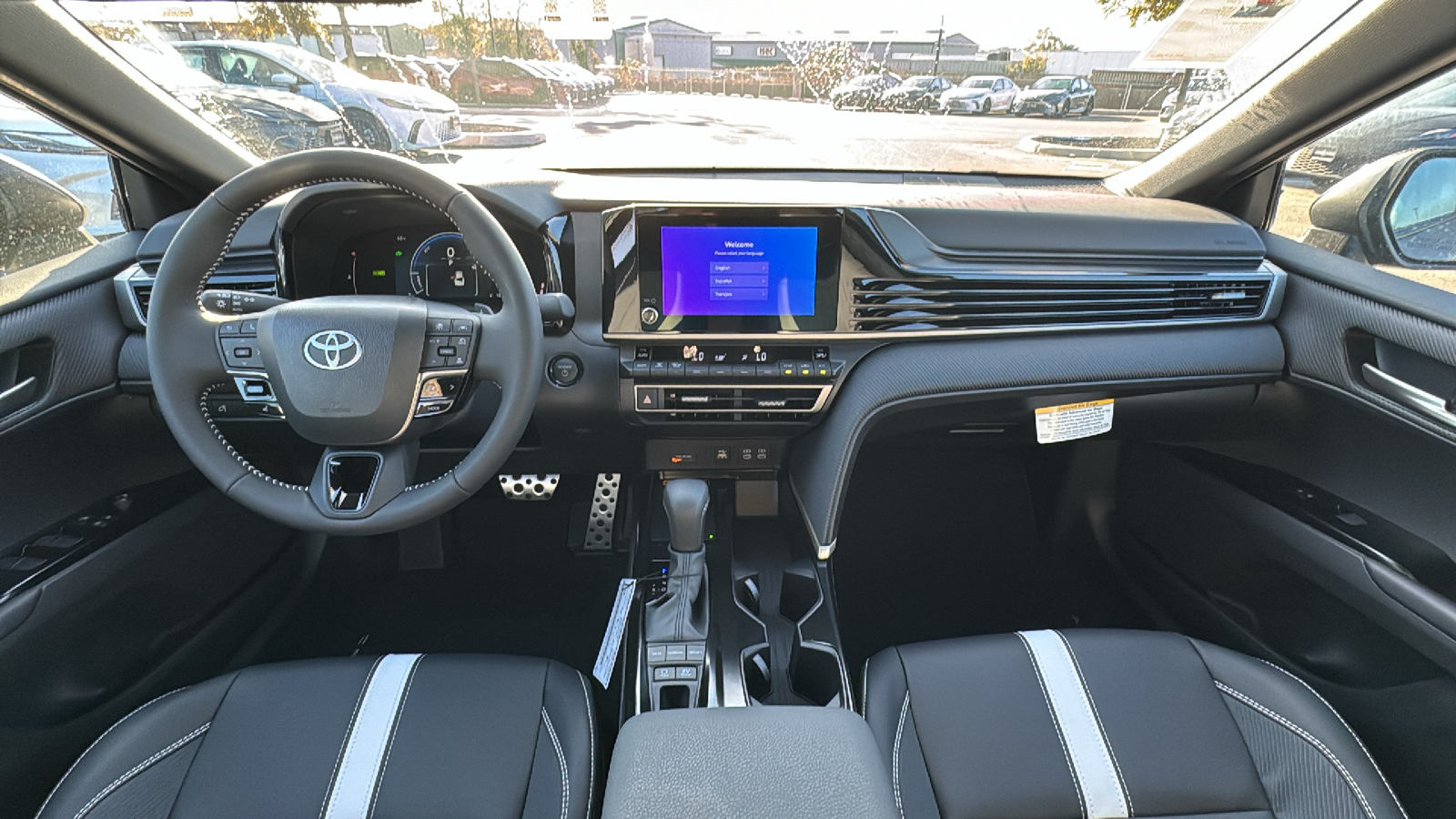 2025 Toyota Camry SE 16