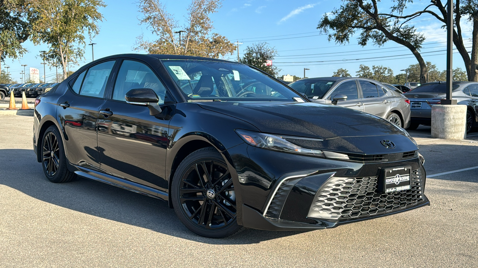 2025 Toyota Camry SE 24