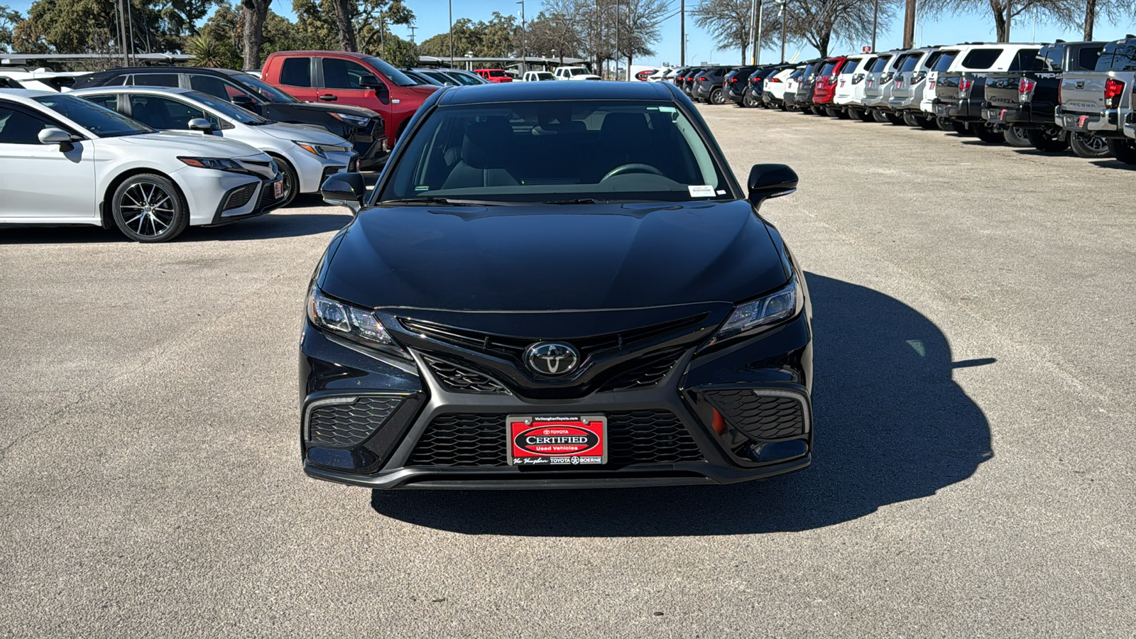 2022 Toyota Camry SE 2