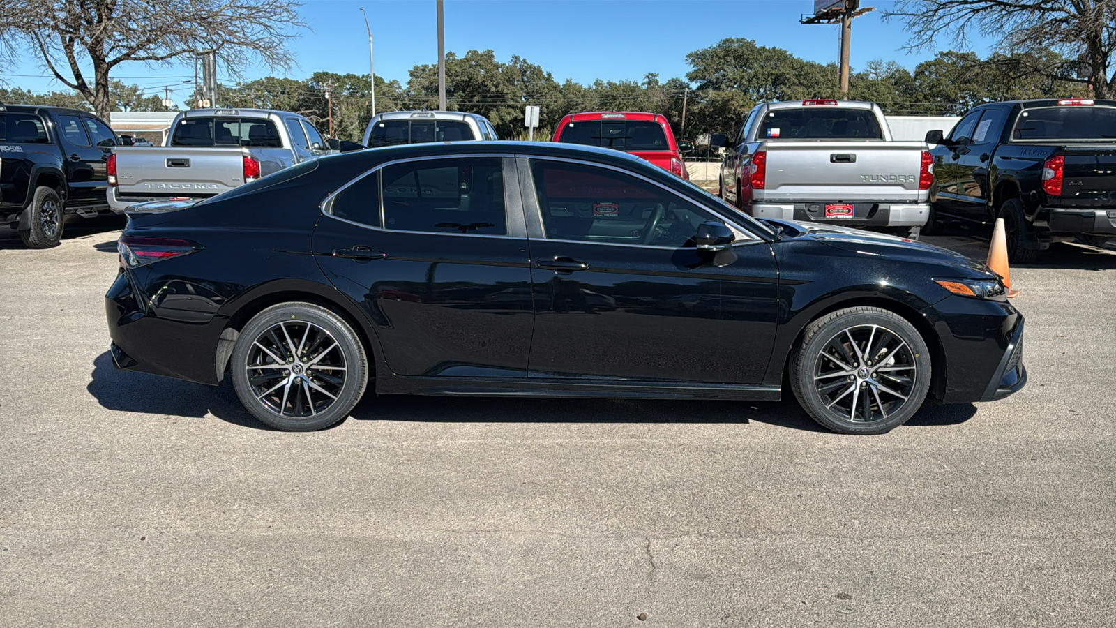 2022 Toyota Camry SE 8