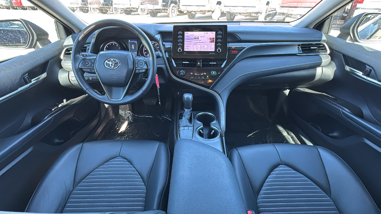 2022 Toyota Camry SE 18