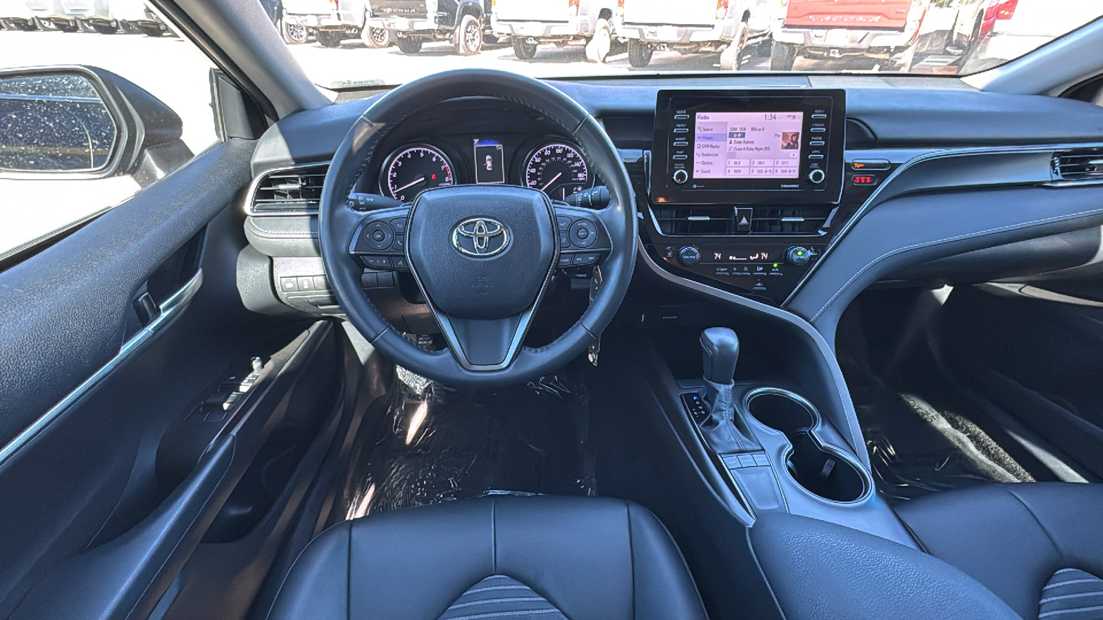 2022 Toyota Camry SE 19