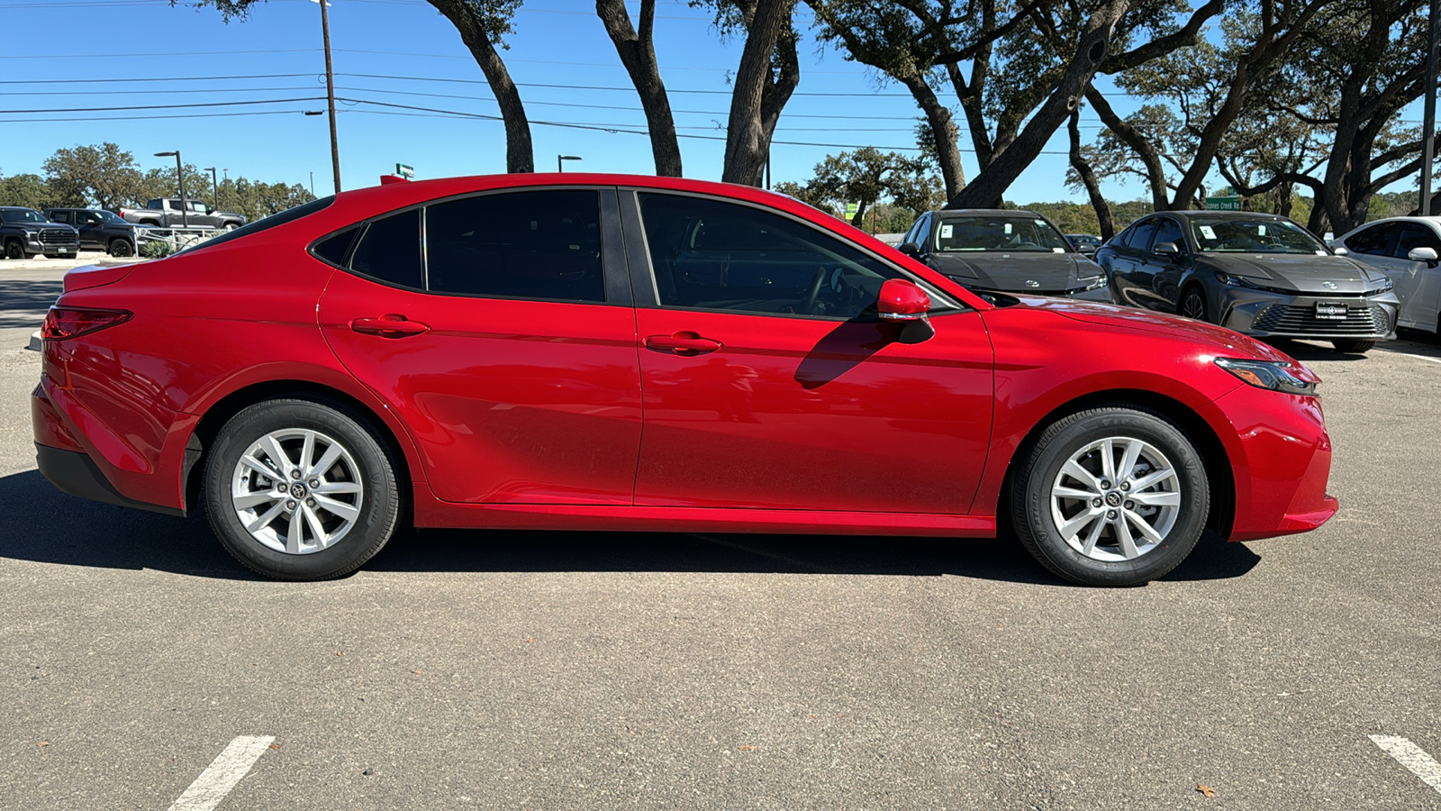 2025 Toyota Camry LE 8