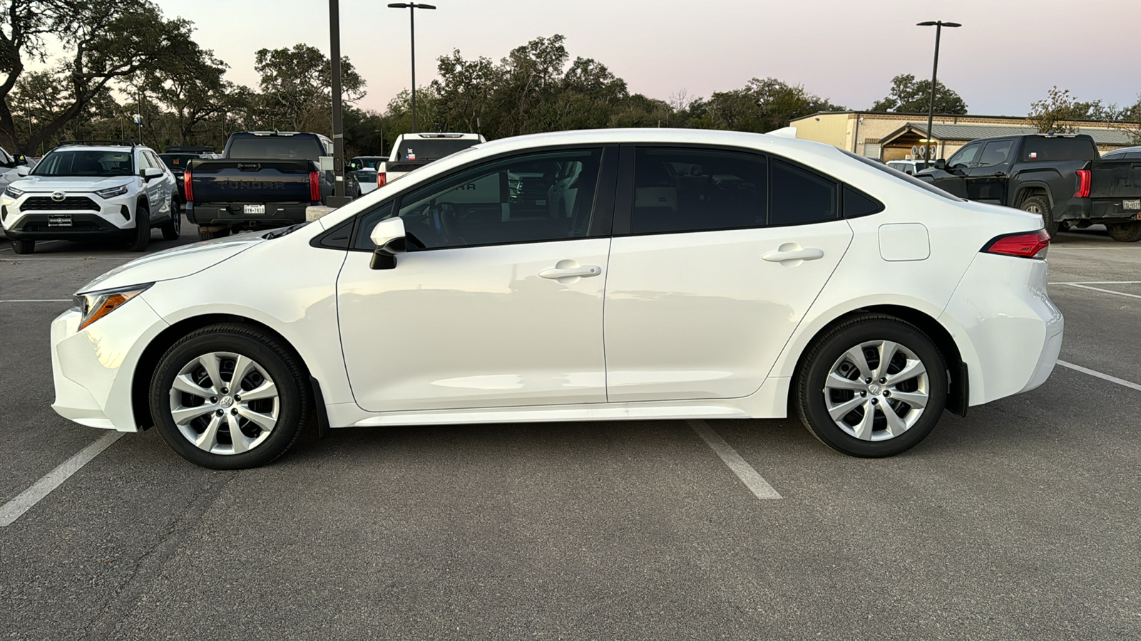 2025 Toyota Corolla LE 4