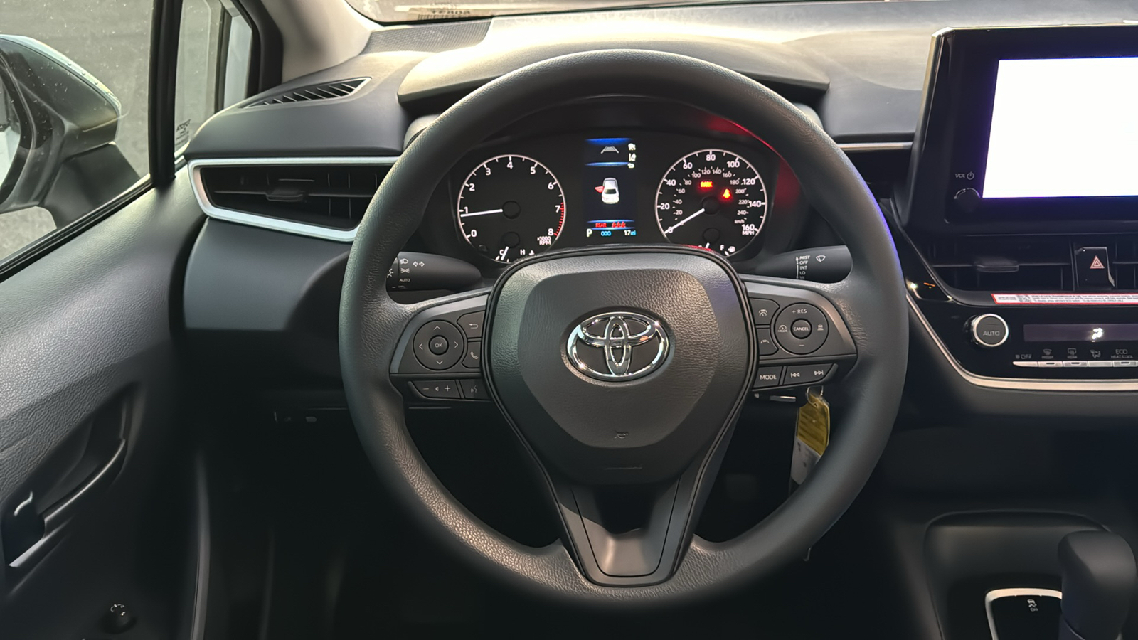 2025 Toyota Corolla LE 17