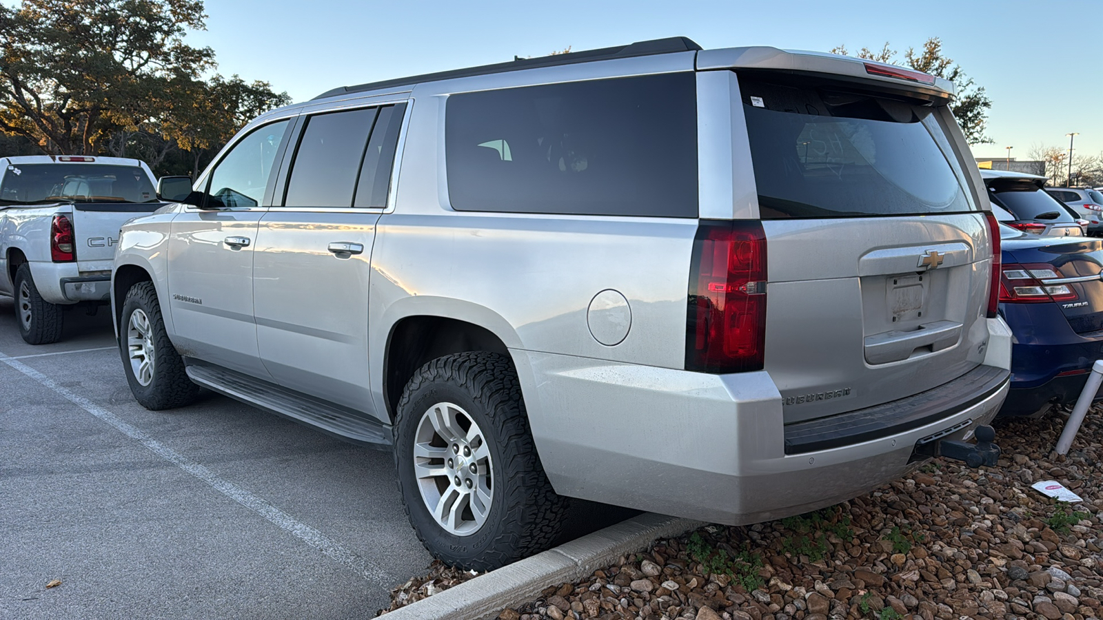 2018 Chevrolet Suburban LT 4