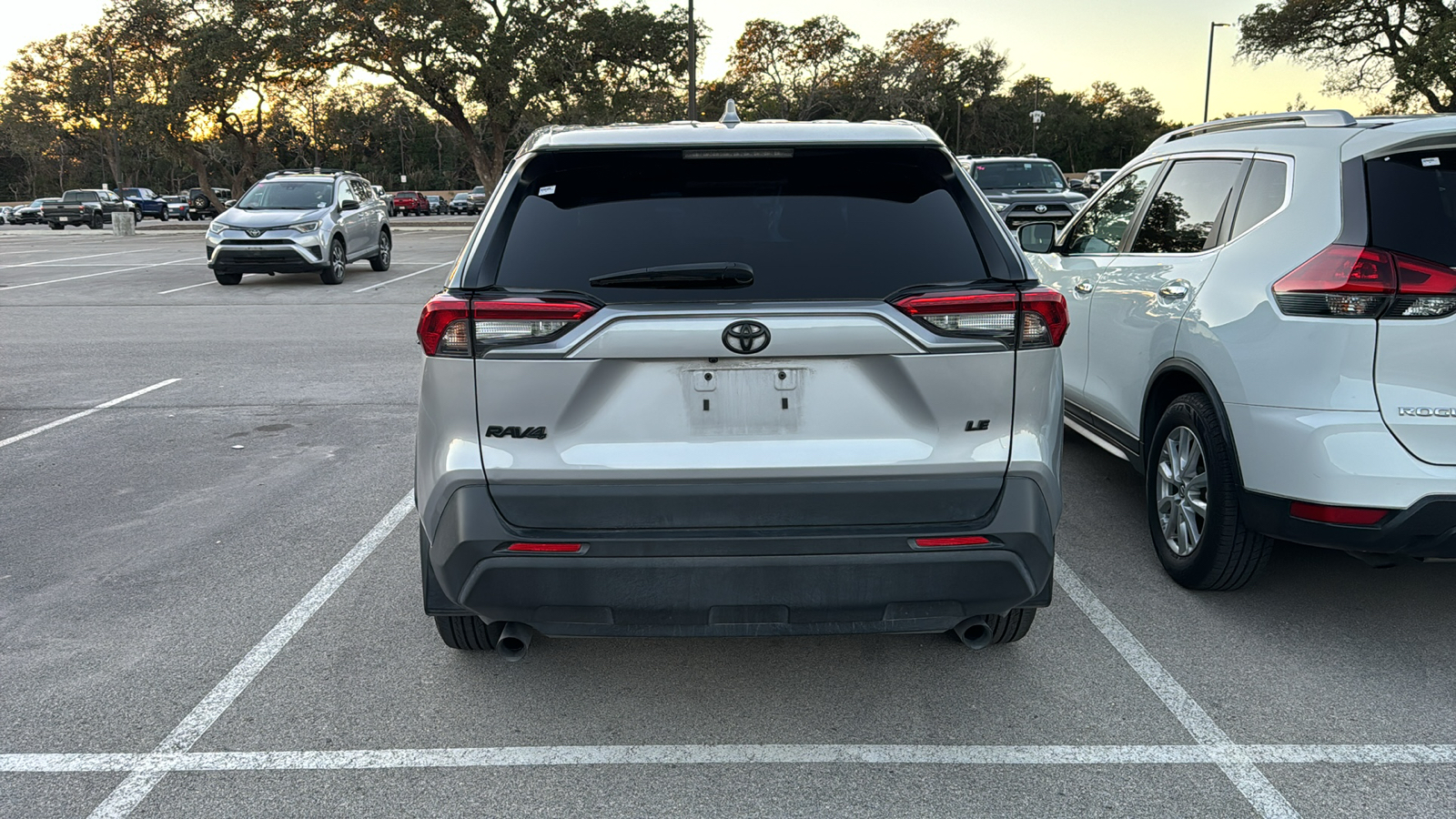 2022 Toyota RAV4 LE 5