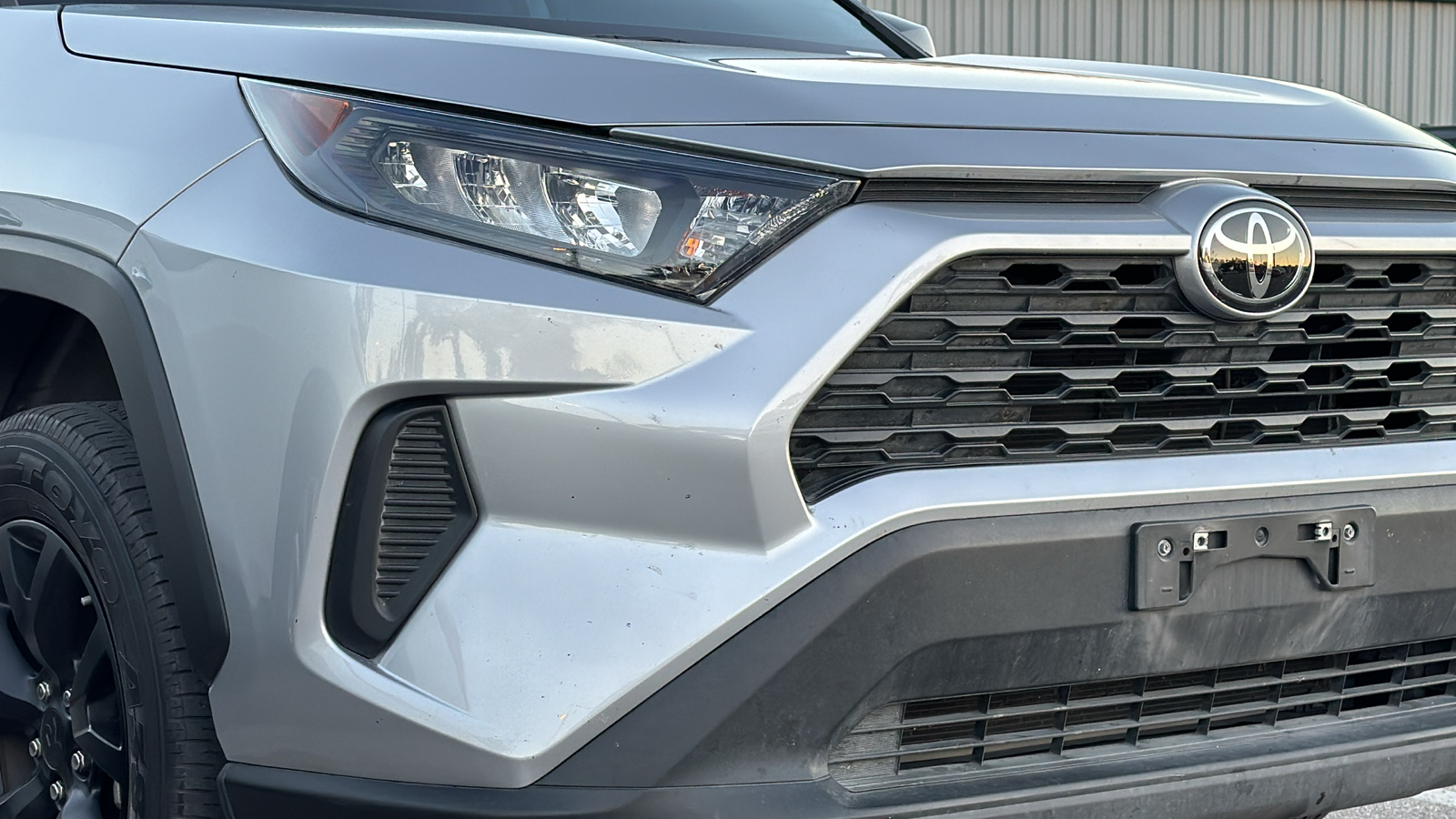 2022 Toyota RAV4 LE 10