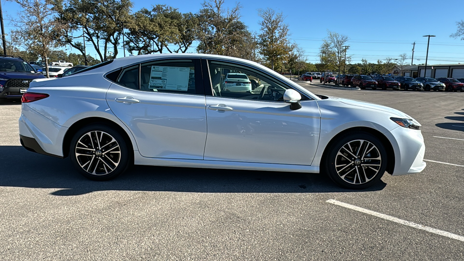 2025 Toyota Camry XLE 8