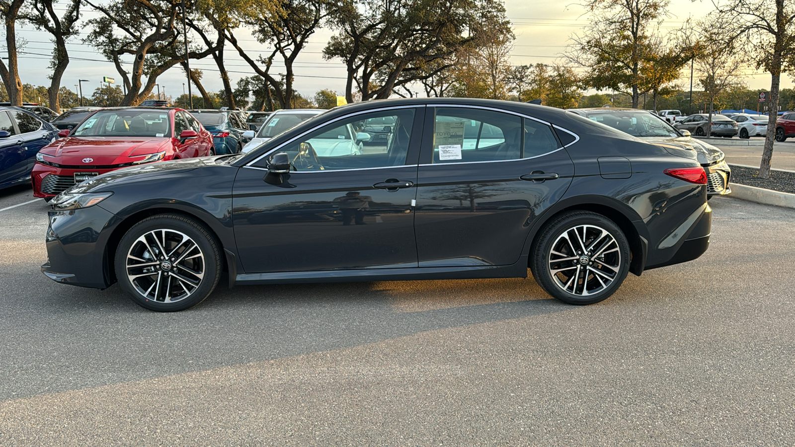 2025 Toyota Camry XLE 5