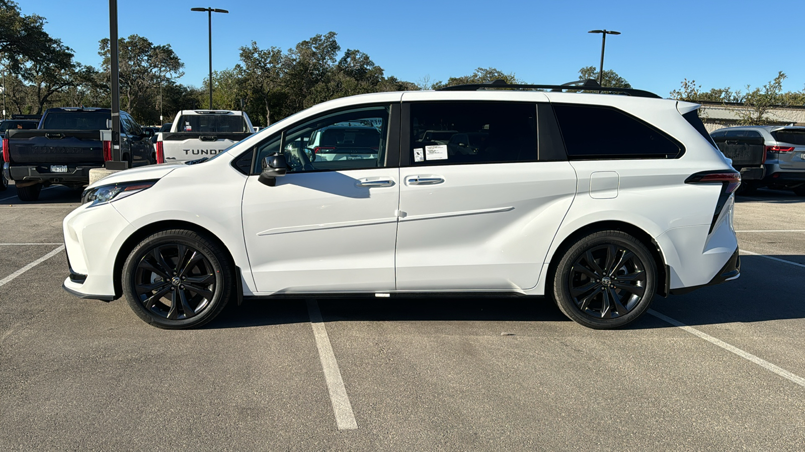 2025 Toyota Sienna XSE 4