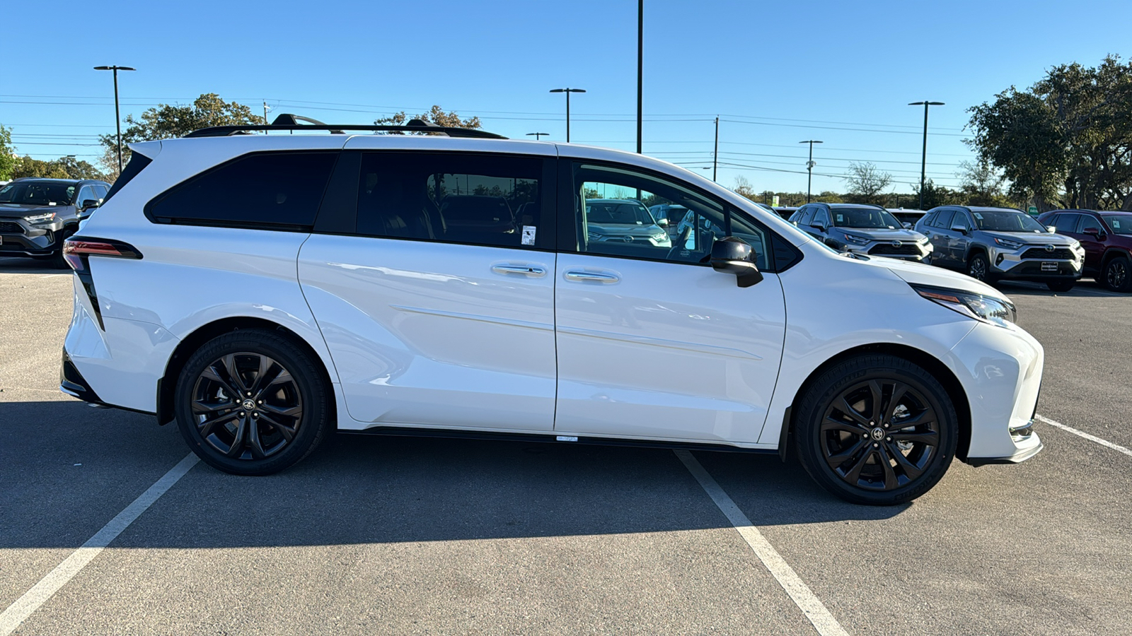 2025 Toyota Sienna XSE 8