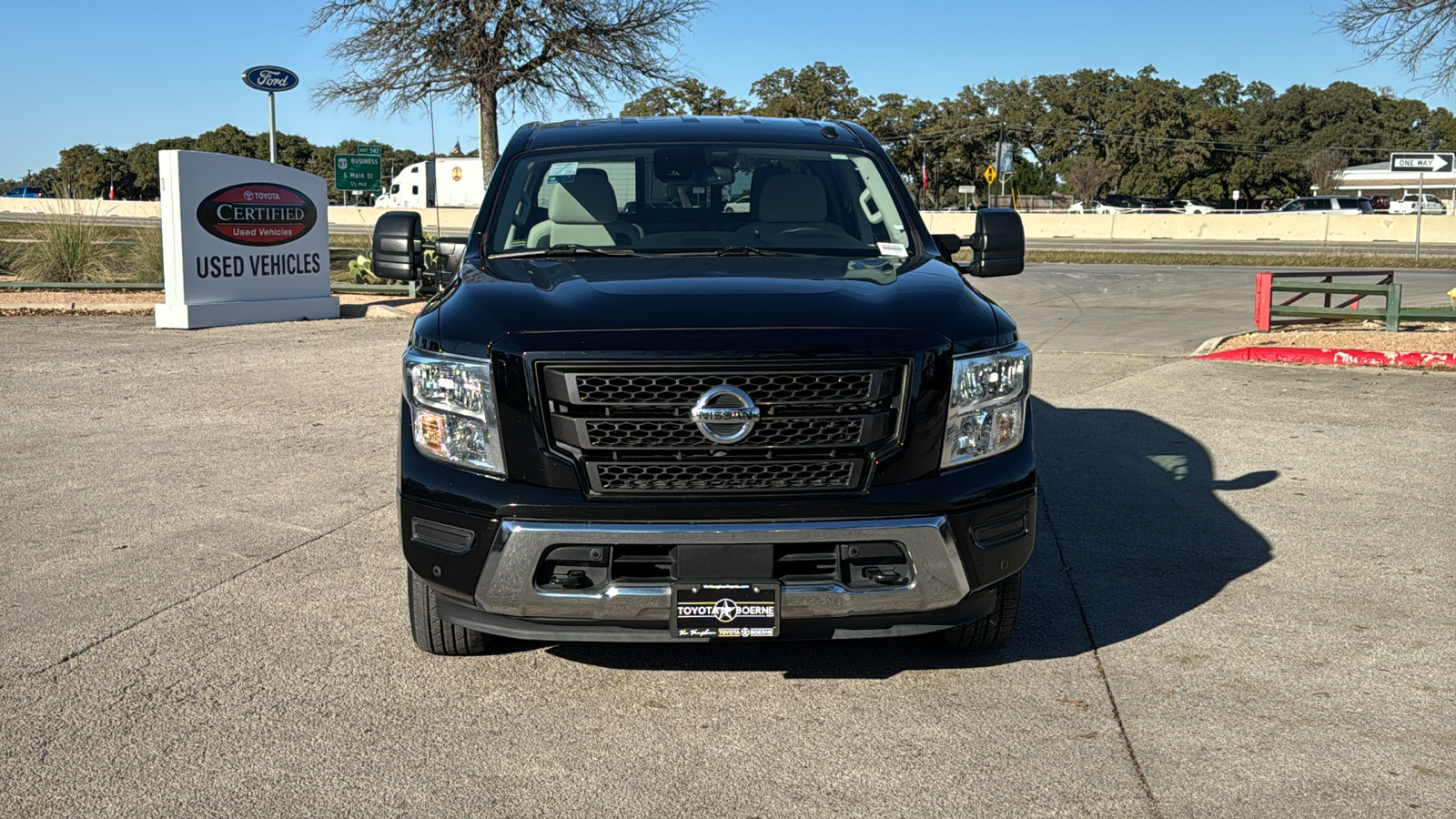 2020 Nissan Titan SV 2