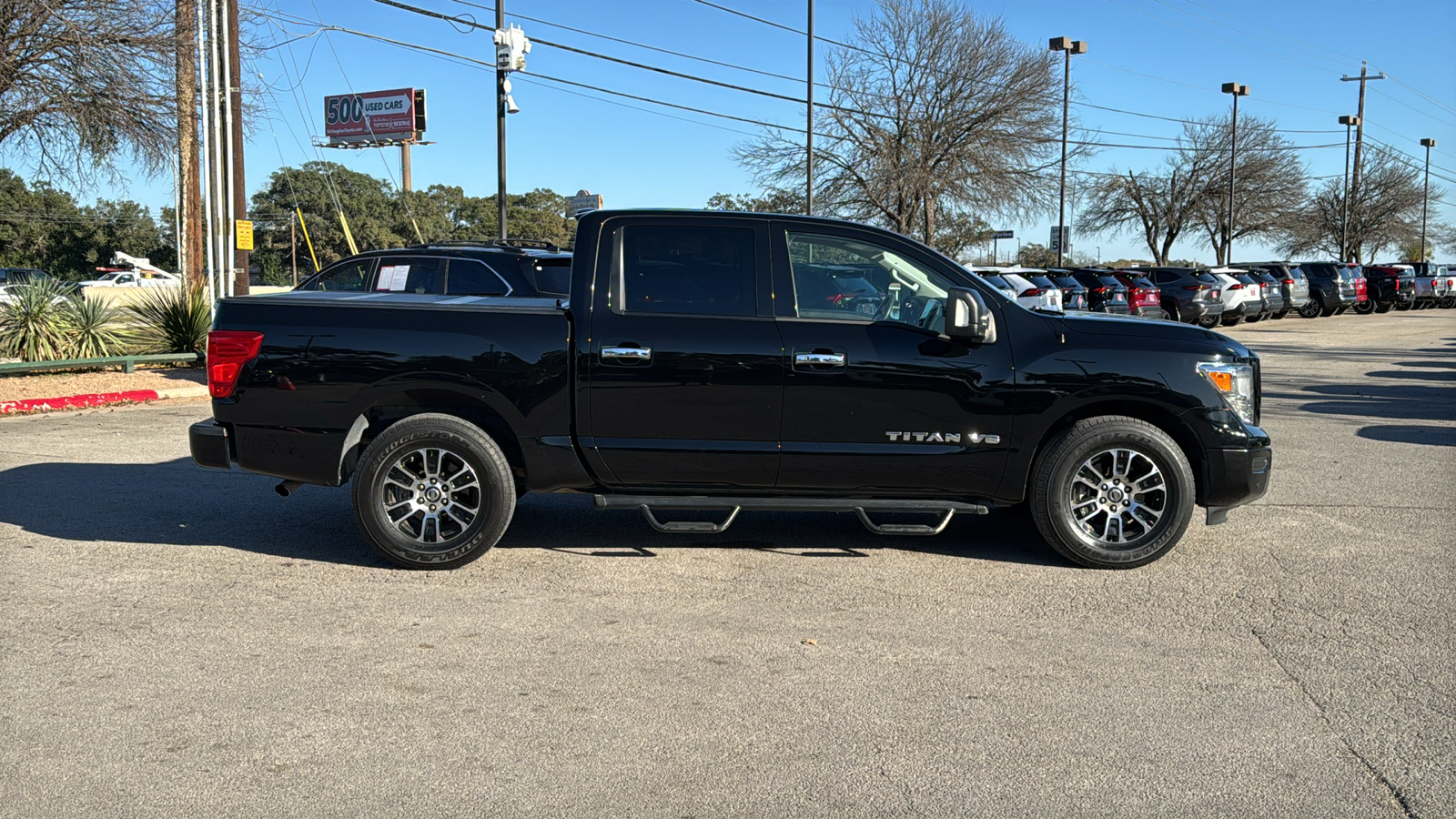 2020 Nissan Titan SV 9