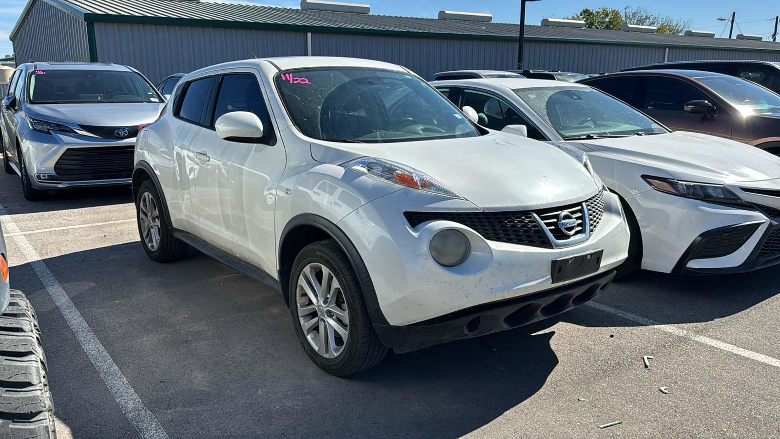 2013 Nissan Juke SV 11