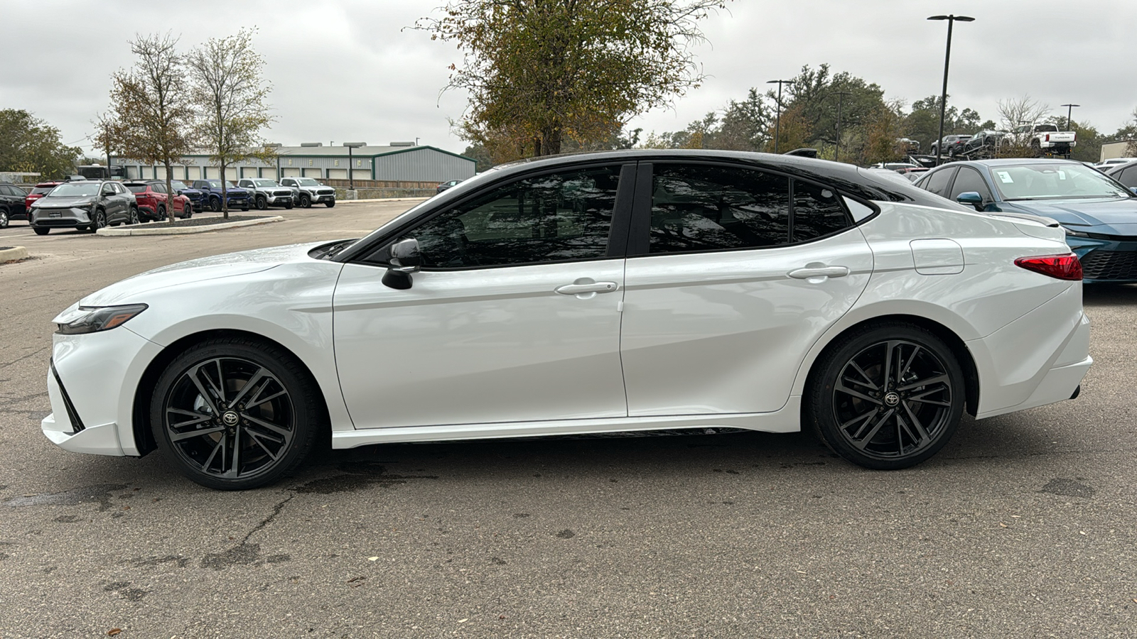 2025 Toyota Camry XSE 4