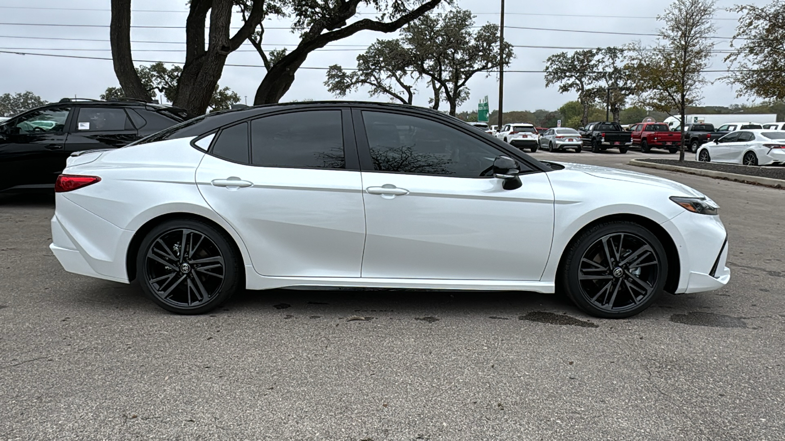 2025 Toyota Camry XSE 8