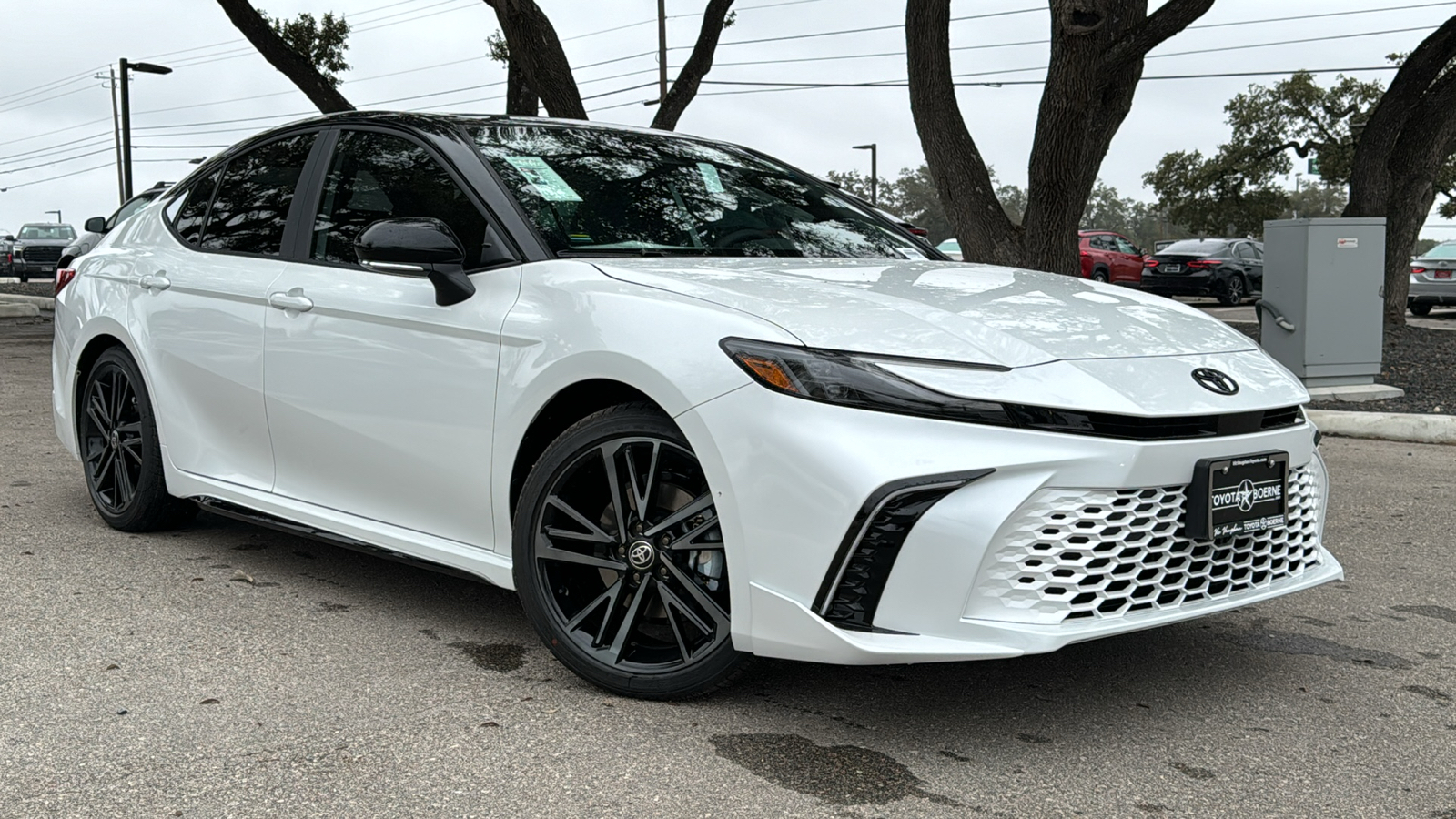 2025 Toyota Camry XSE 24