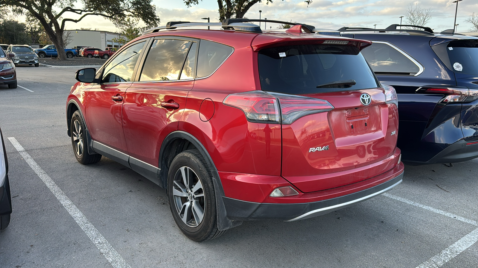 2017 Toyota RAV4 XLE 4