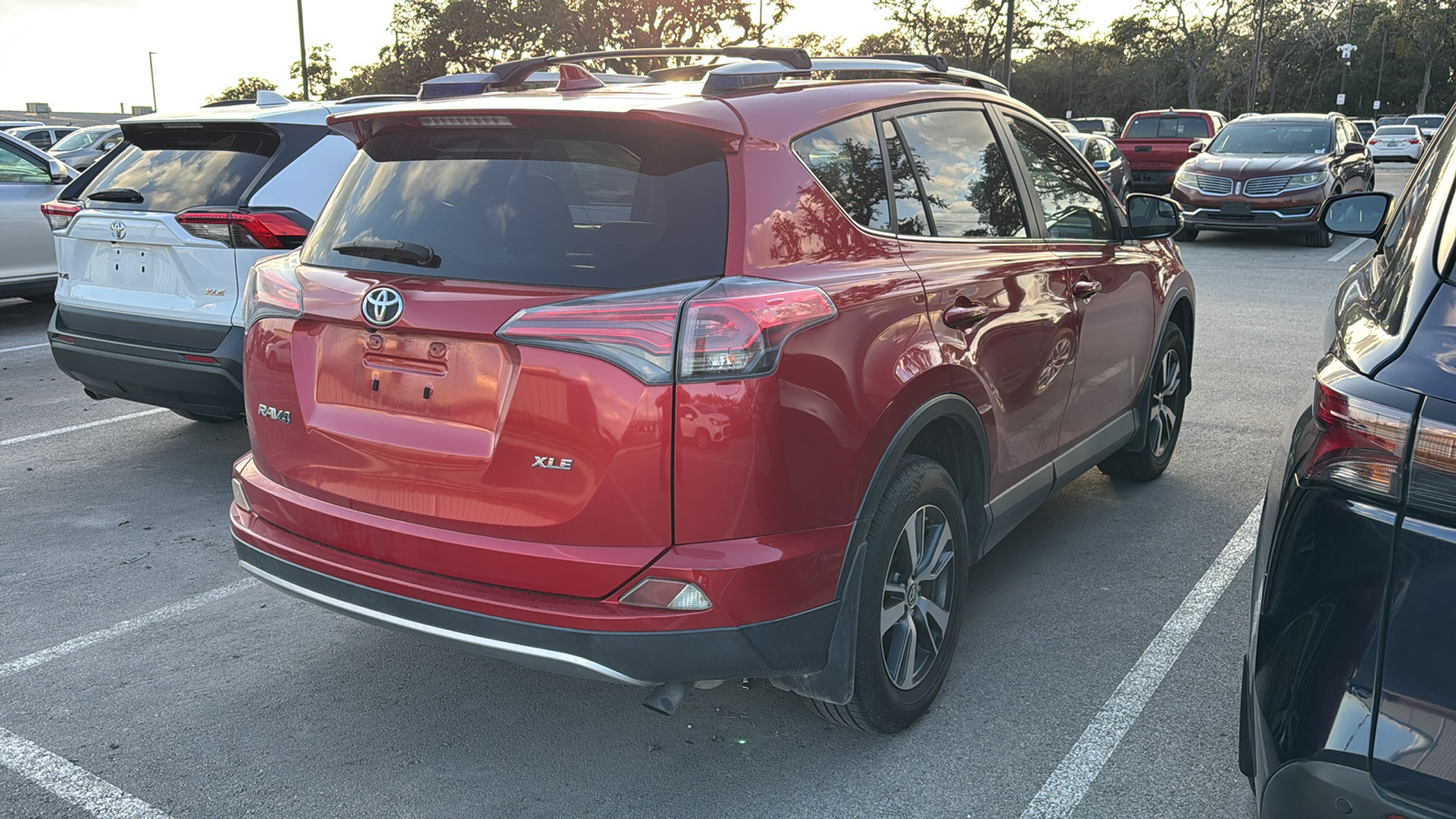 2017 Toyota RAV4 XLE 5