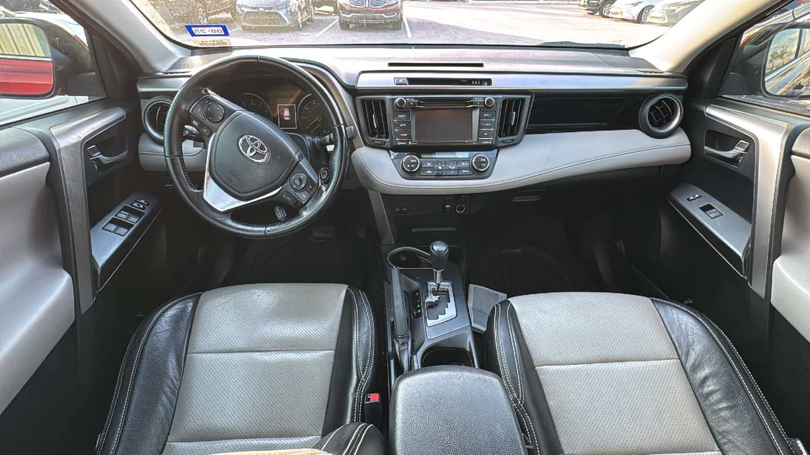 2017 Toyota RAV4 XLE 9