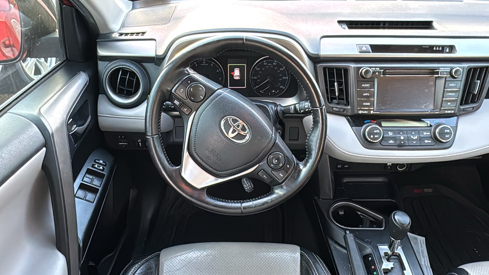 2017 Toyota RAV4 XLE 10