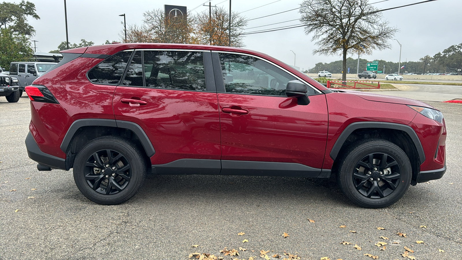 2022 Toyota RAV4 LE 8