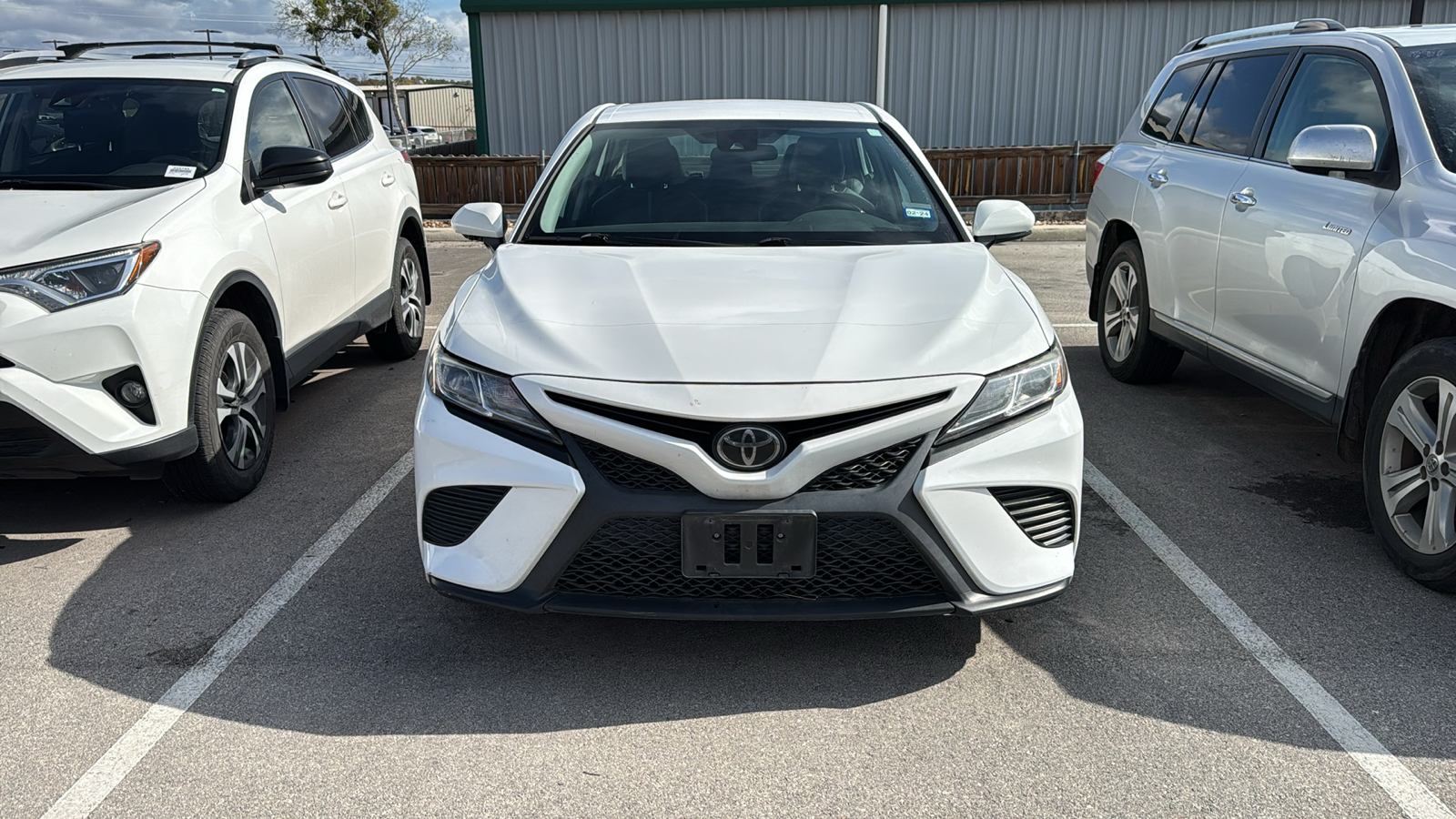 2020 Toyota Camry SE 2