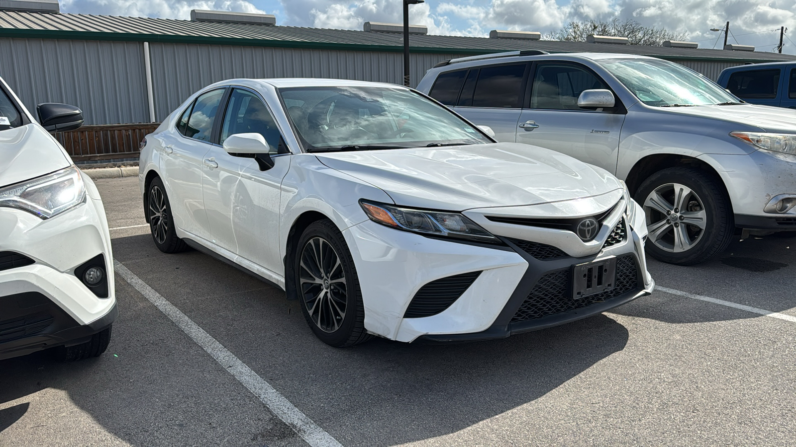 2020 Toyota Camry SE 11