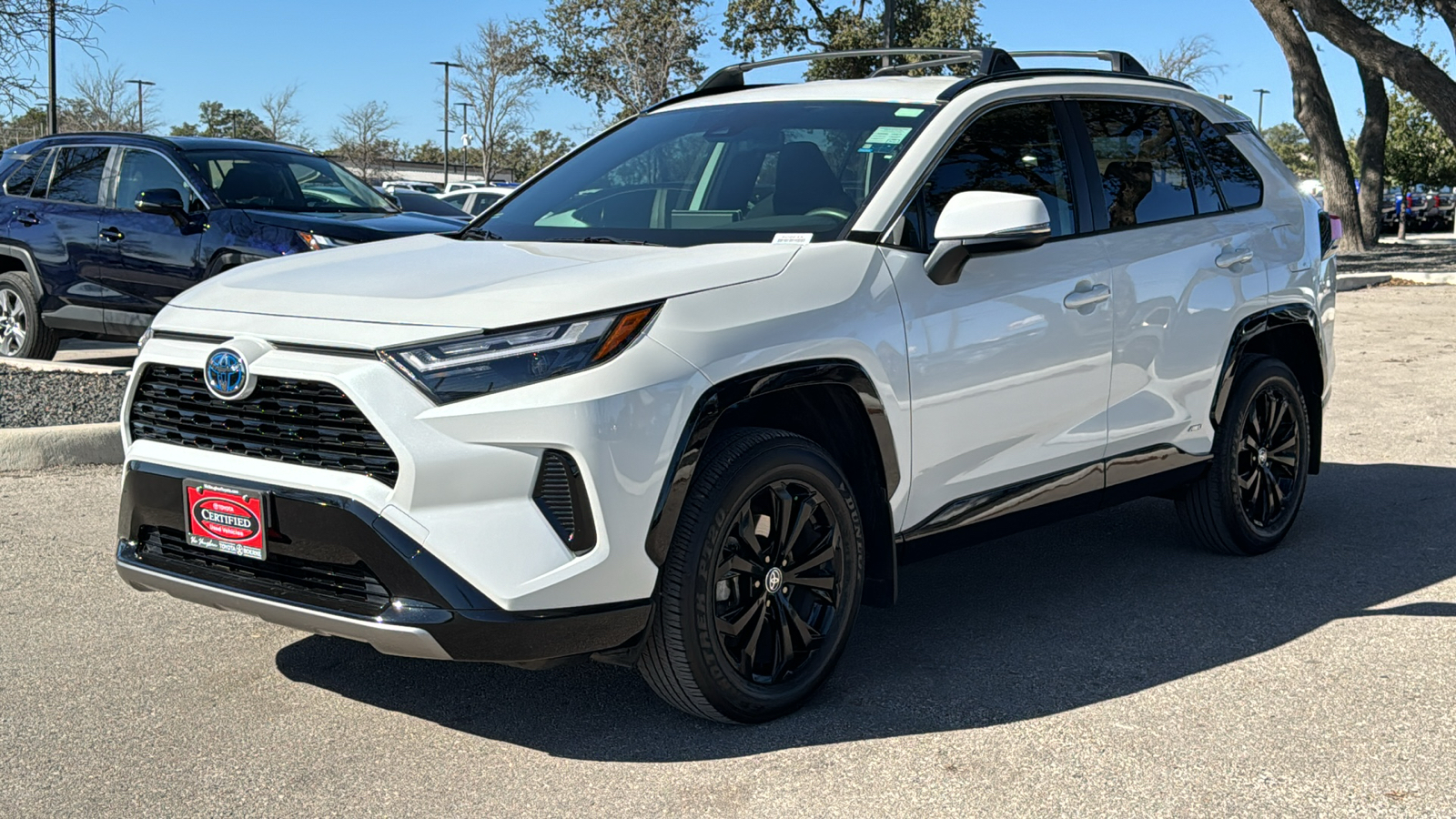 2024 Toyota RAV4 Hybrid SE 3