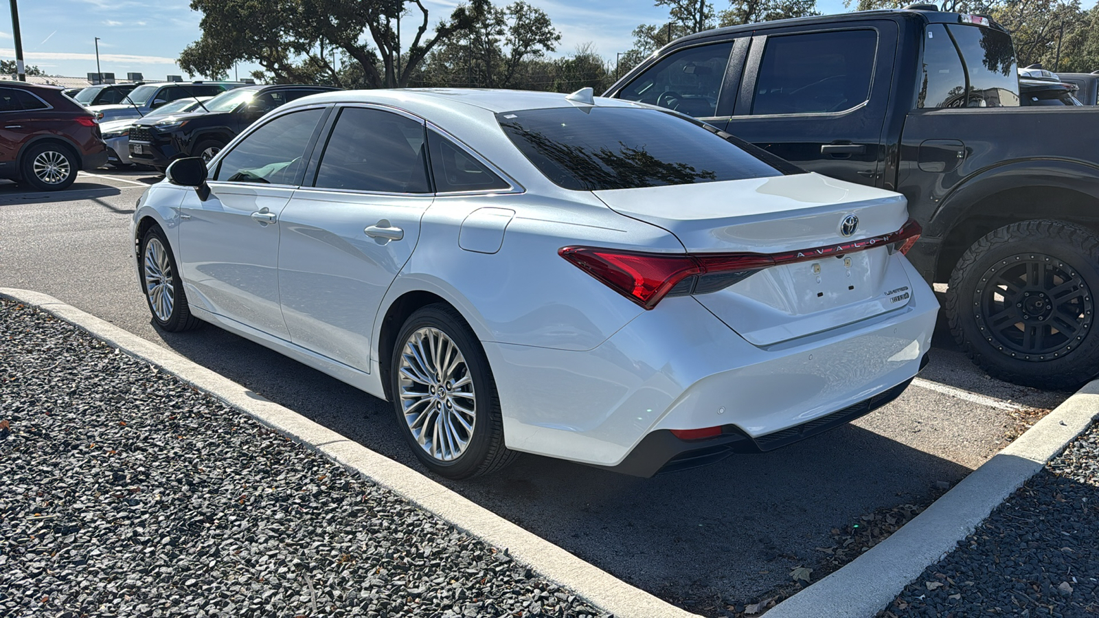 2019 Toyota Avalon Hybrid Limited 4