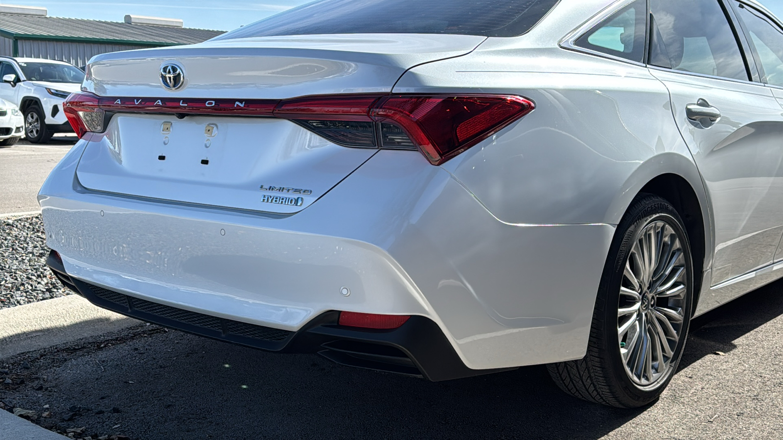 2019 Toyota Avalon Hybrid Limited 8