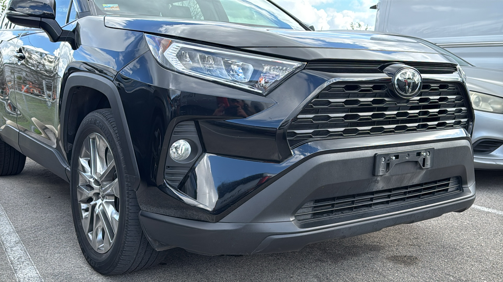 2020 Toyota RAV4 XLE Premium 9