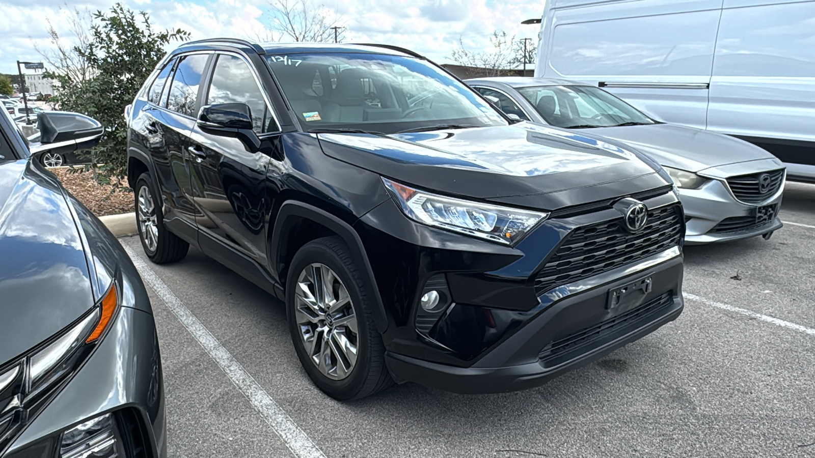 2020 Toyota RAV4 XLE Premium 11