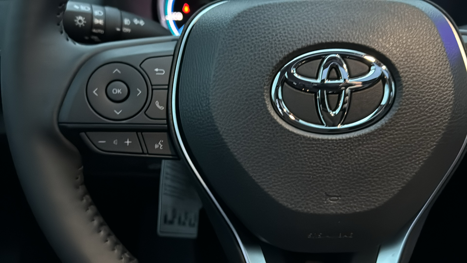 2025 Toyota RAV4 Hybrid XLE Premium 20