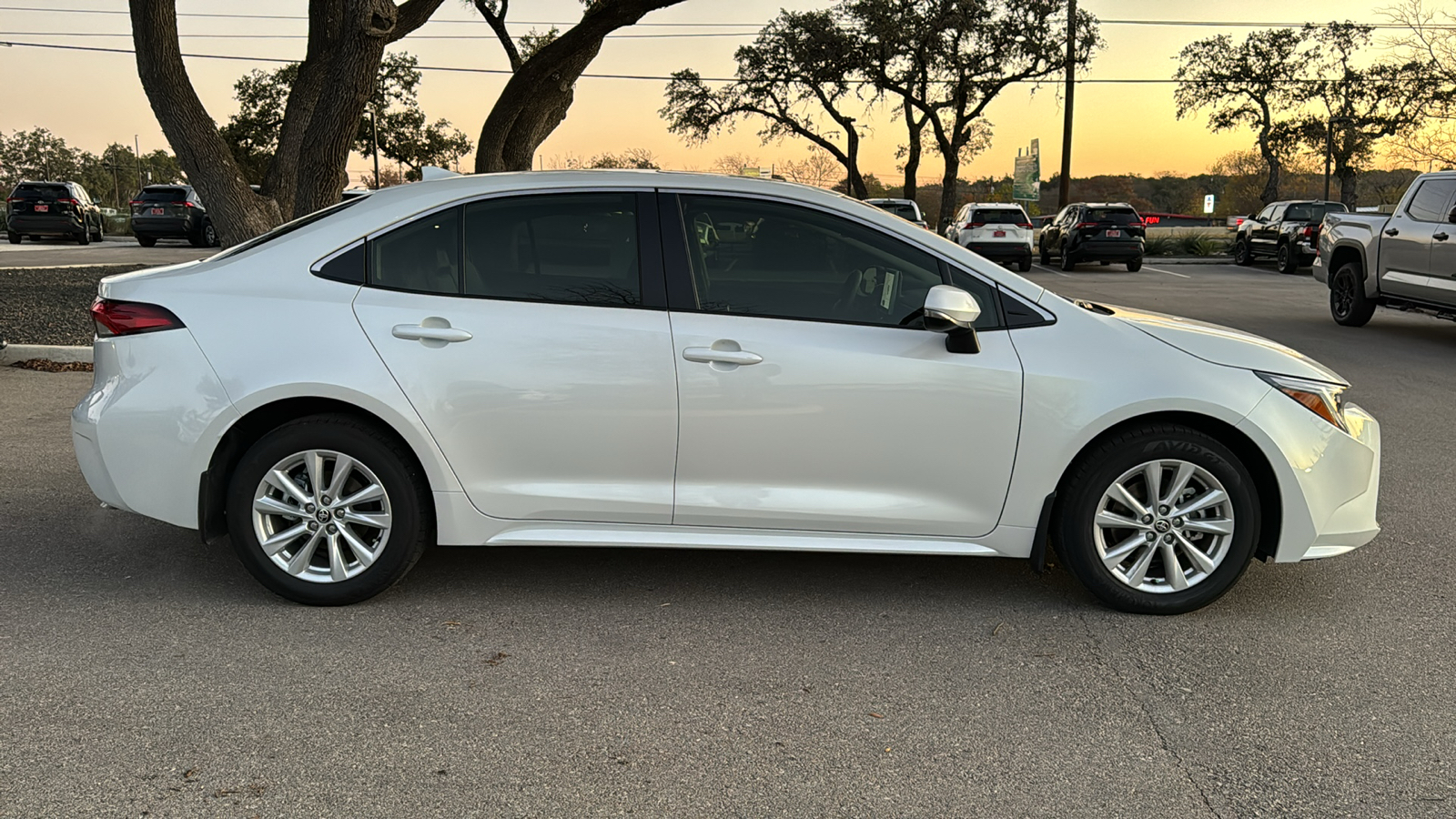 2025 Toyota Corolla Hybrid XLE 8